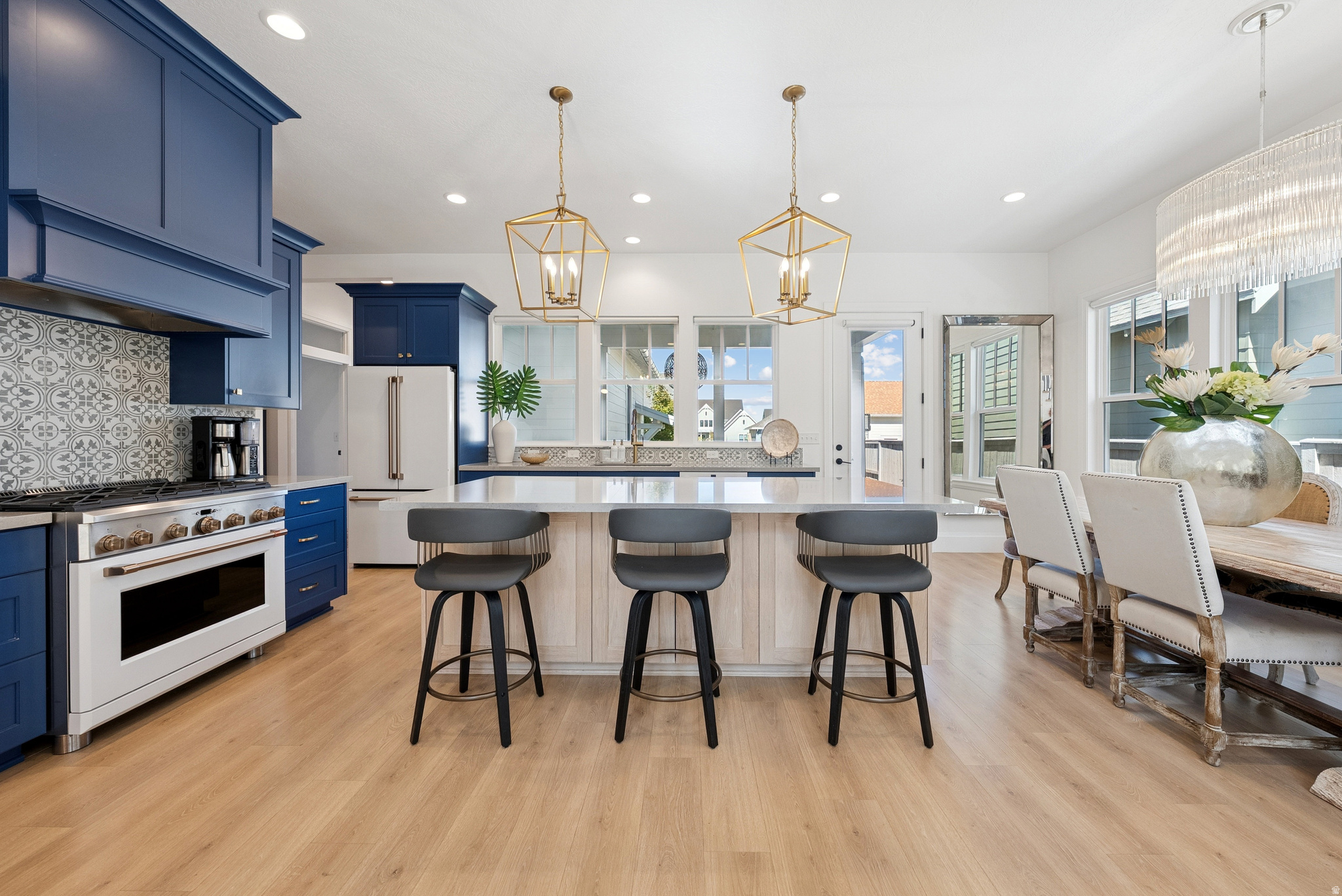 DAYBREAK - Residential