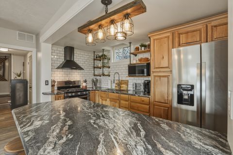 Tiny photo for 500 N 800 CIR E, Springville, UT 84663 (MLS # 2153138)