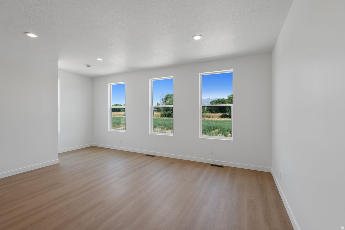 TRAILSIDE - Residential