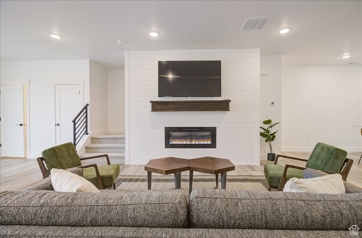 SILVER CREEK - Residential Lease
