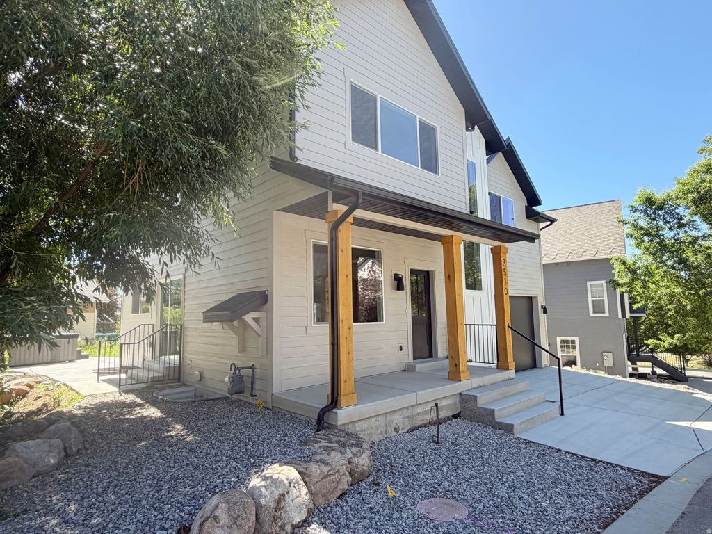Photo of 3510 N WILLOW CREEK LN #LOT 9, Eden, UT 84310 (MLS # 2165303)