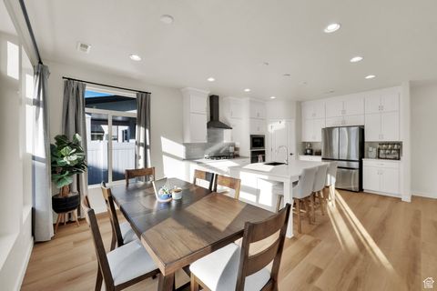 Tiny photo for 3158 S 2550 W, Syracuse, UT 84075 (MLS # 2115566)