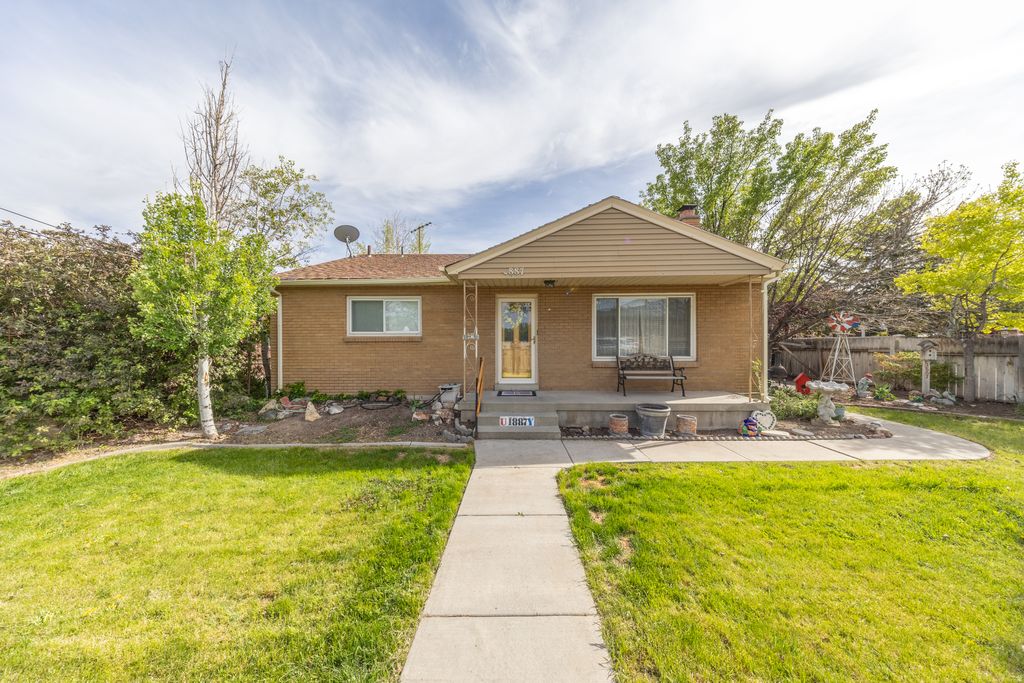 Photo of 1887 W MYERS LN, Riverton, UT 84065 (MLS # 2152636)