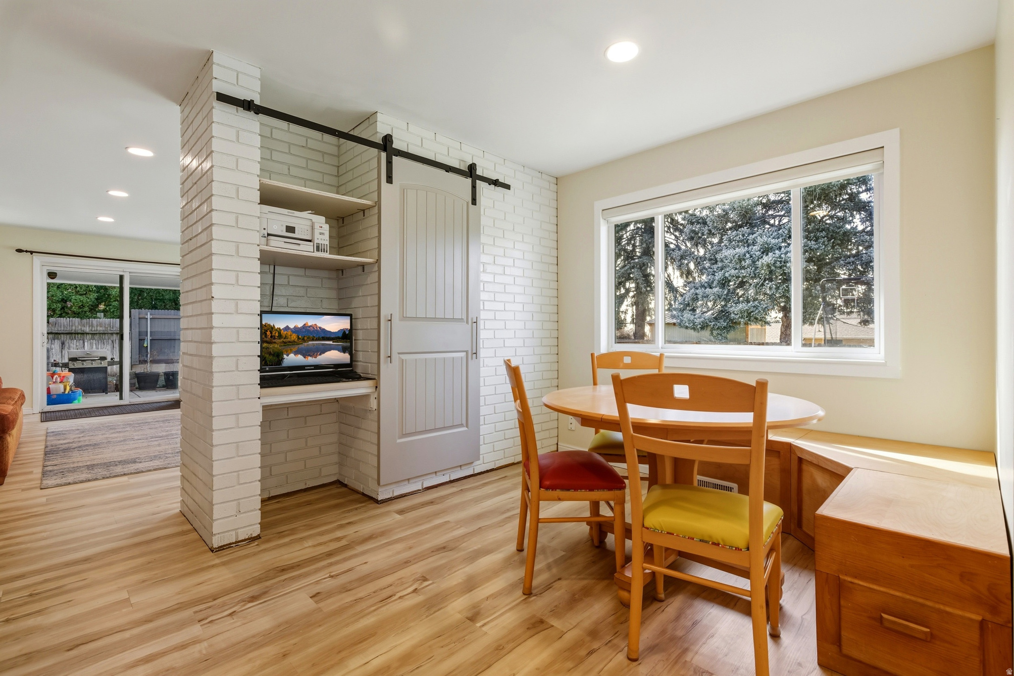 FOREST GREEN - Residential