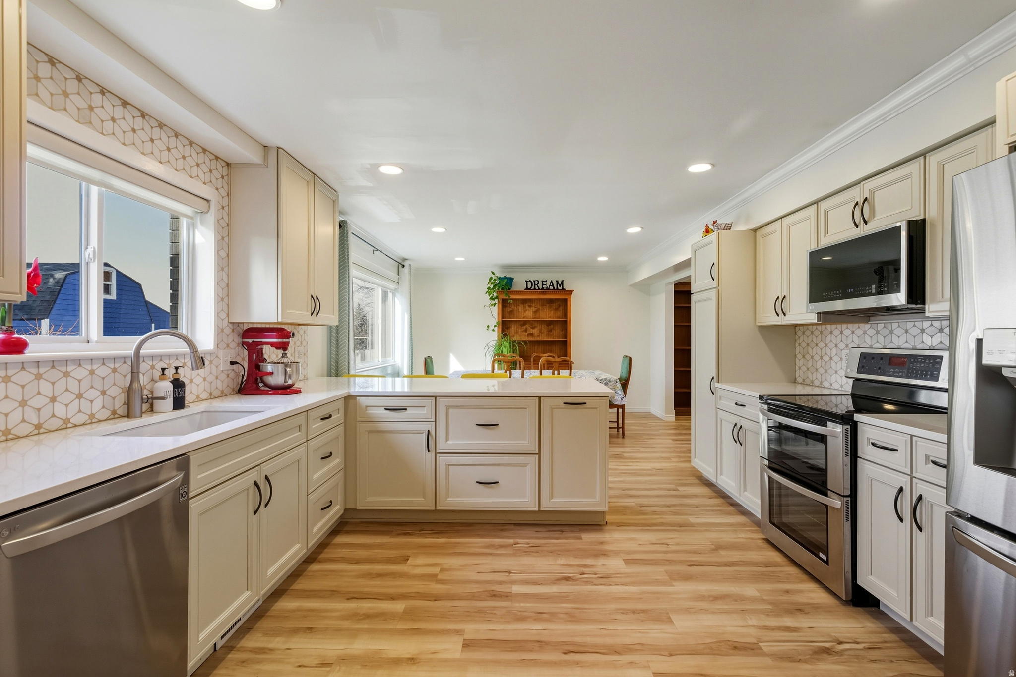 FOREST GREEN - Residential