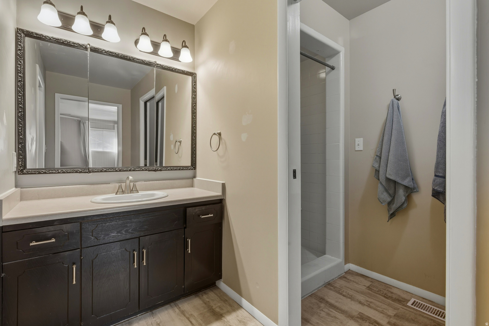 FOREST GREEN - Residential