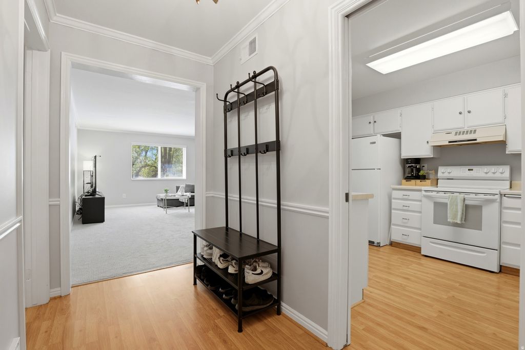 Photo of 2760 S HIGHLAND DR #APT 4, Salt Lake City, UT 84106 (MLS # 2153370)