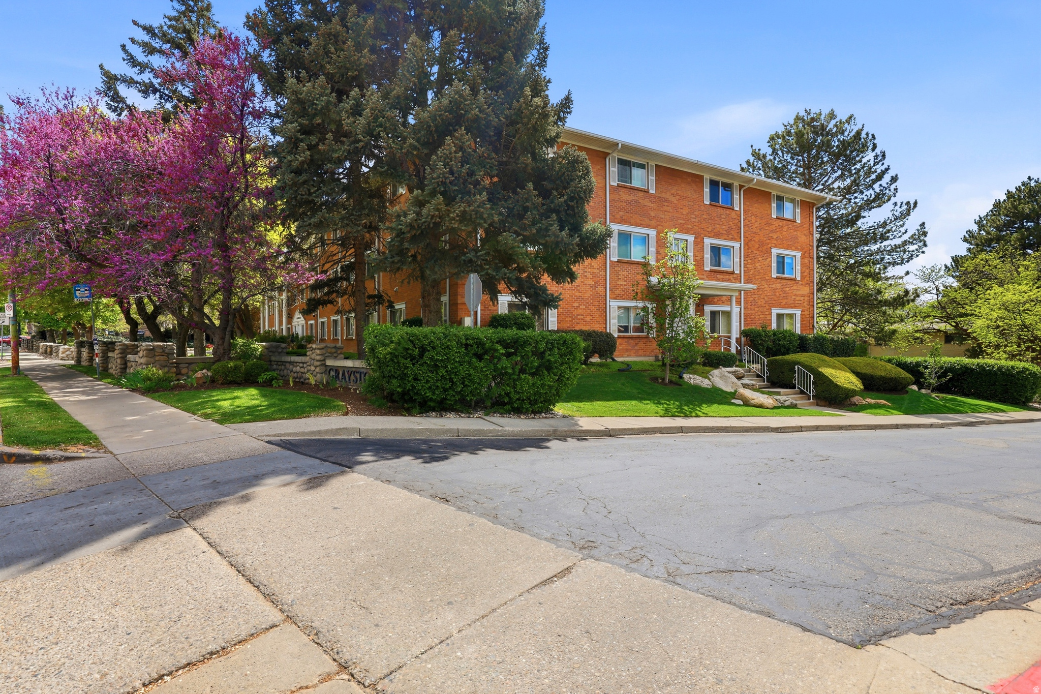 GRAYSTONE ARMS - Residential