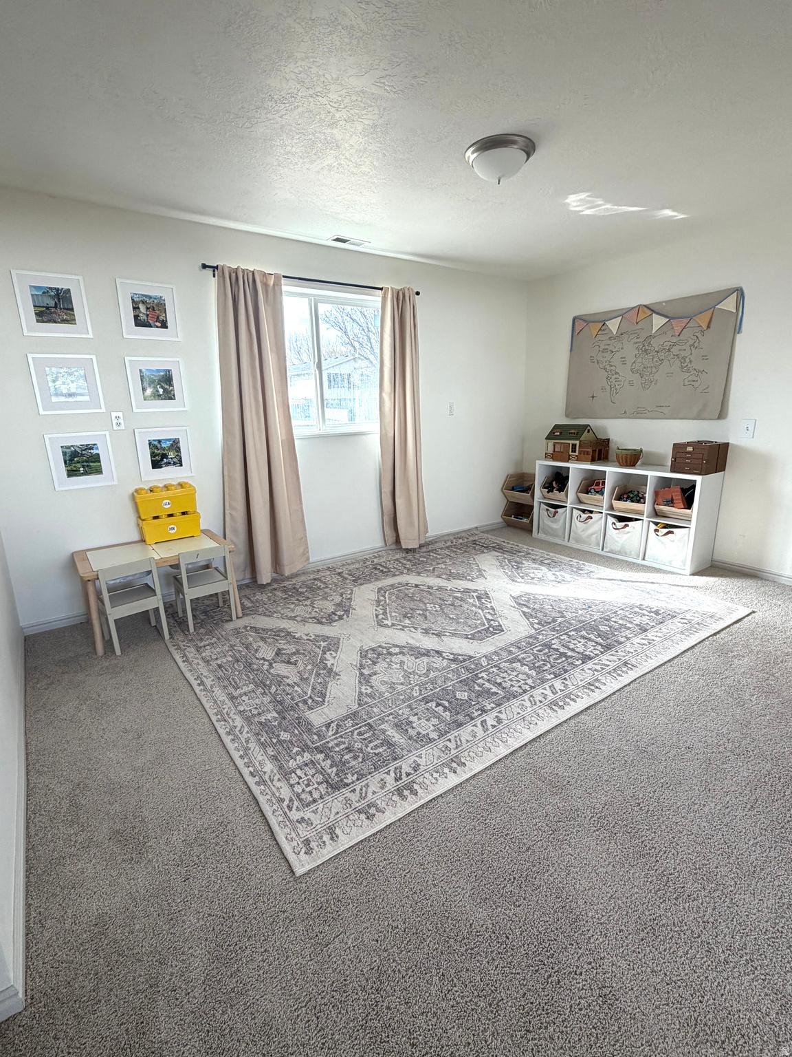 MOUNTAIN MEADOW - Residential