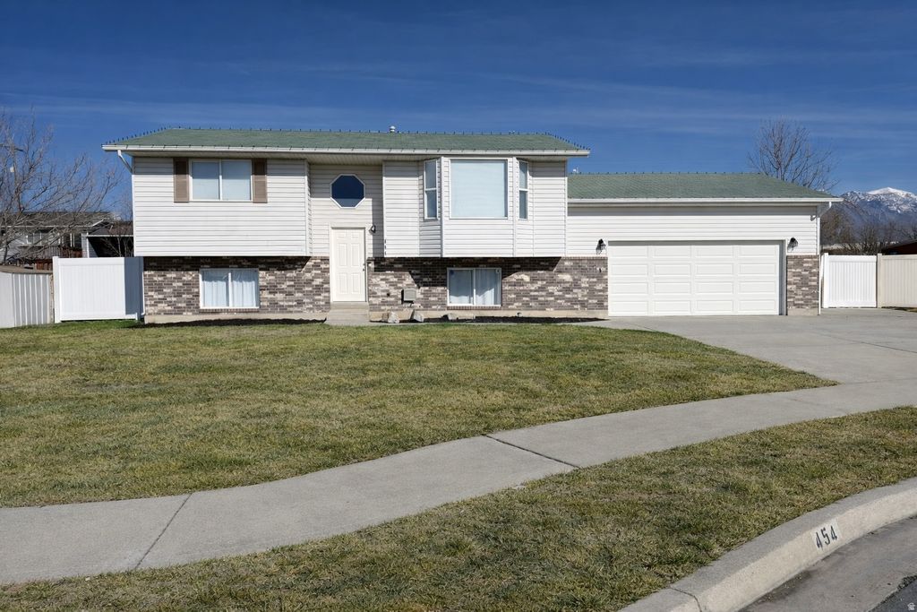Photo of 454 W 230 S, American Fork, UT 84003 (MLS # 2137340)