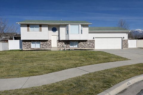 Photo of 454 W 230 S, American Fork, UT 84003 (MLS # 2137340)
