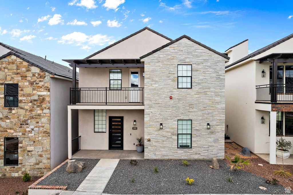 Photo of 1460 S WINDSOR PKWY #2, Hurricane, UT 84737 (MLS # 2118895)