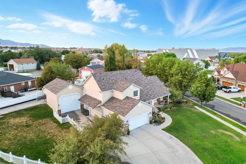 Tiny photo for 3256 W STAR FIRE RD, South Jordan, UT 84095 (MLS # 2140089)