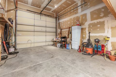 Tiny photo for 3256 W STAR FIRE RD, South Jordan, UT 84095 (MLS # 2140089)