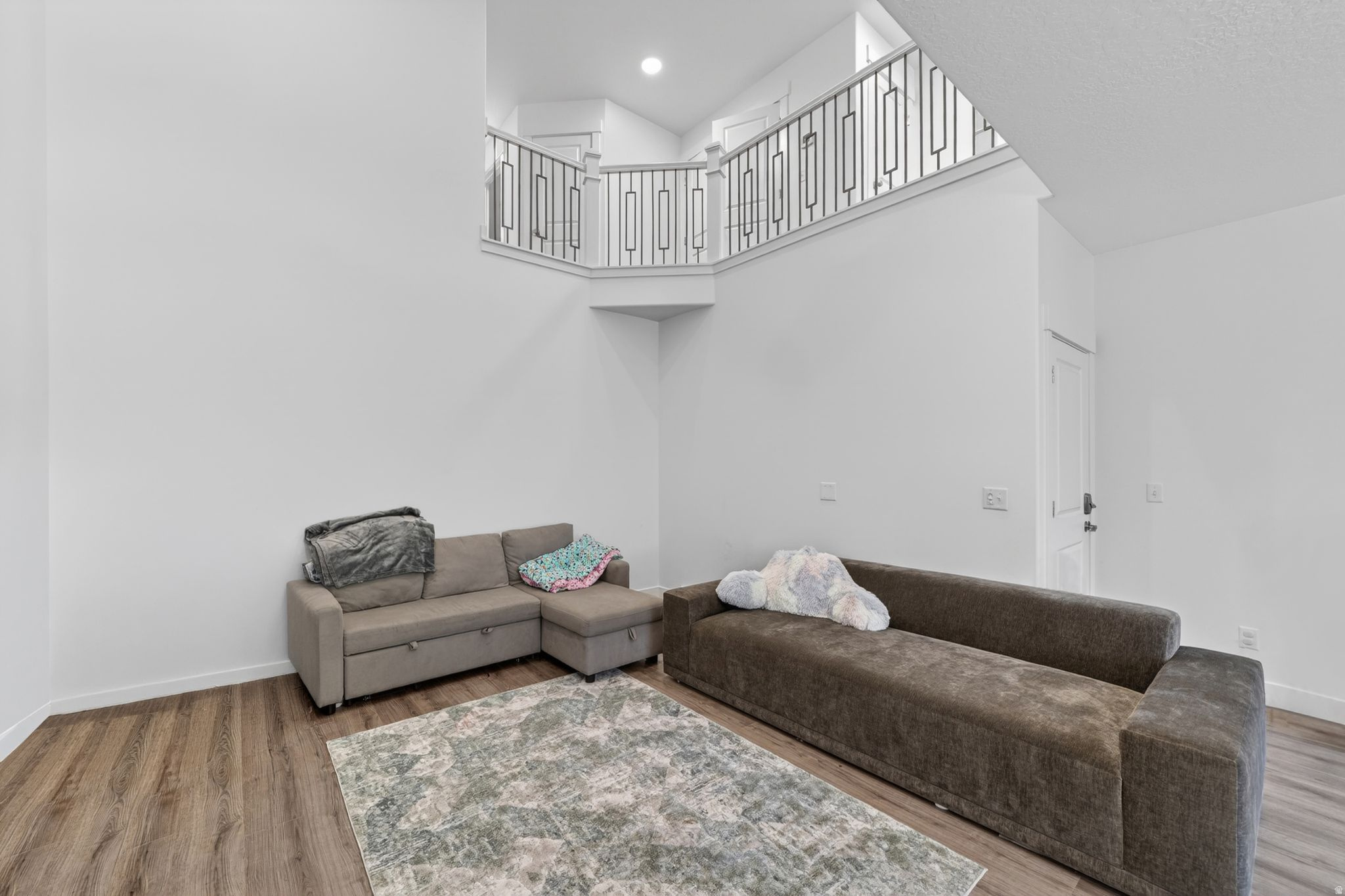 MOUNTAIN RIDGE - Residential