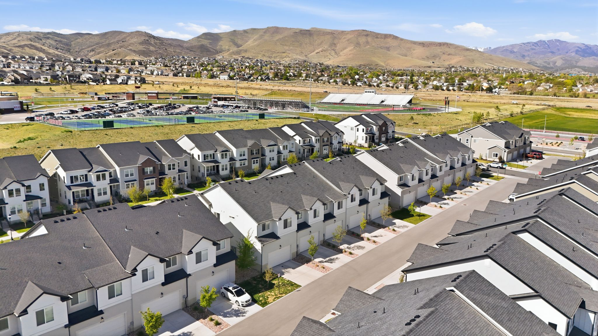 MOUNTAIN RIDGE - Residential