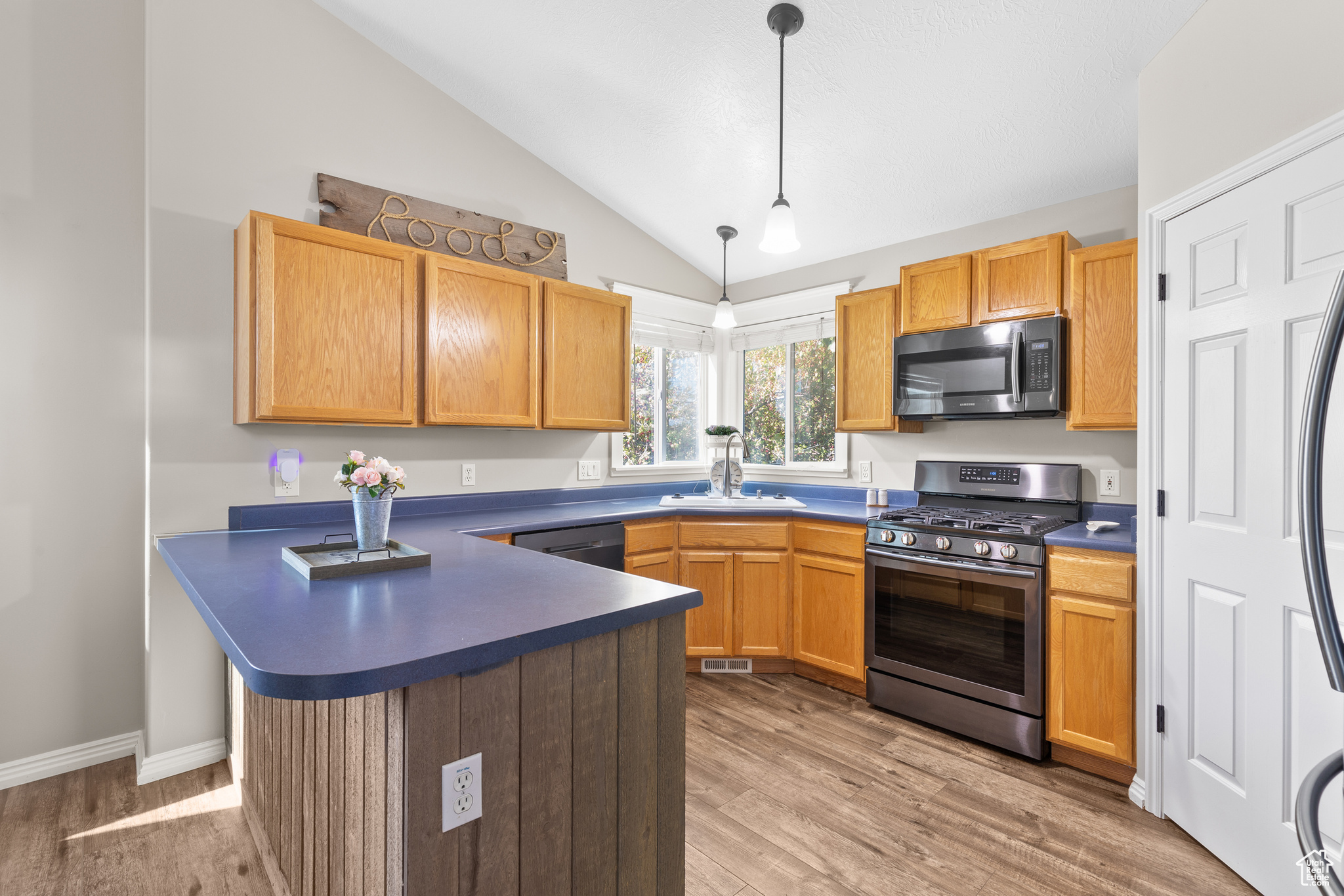 SOUTH WILLOW ESTATES - Residential