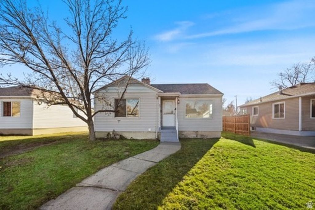 Photo of 831 W MONTAGUE AVE S, Salt Lake City, UT 84104 (MLS # 2126861)