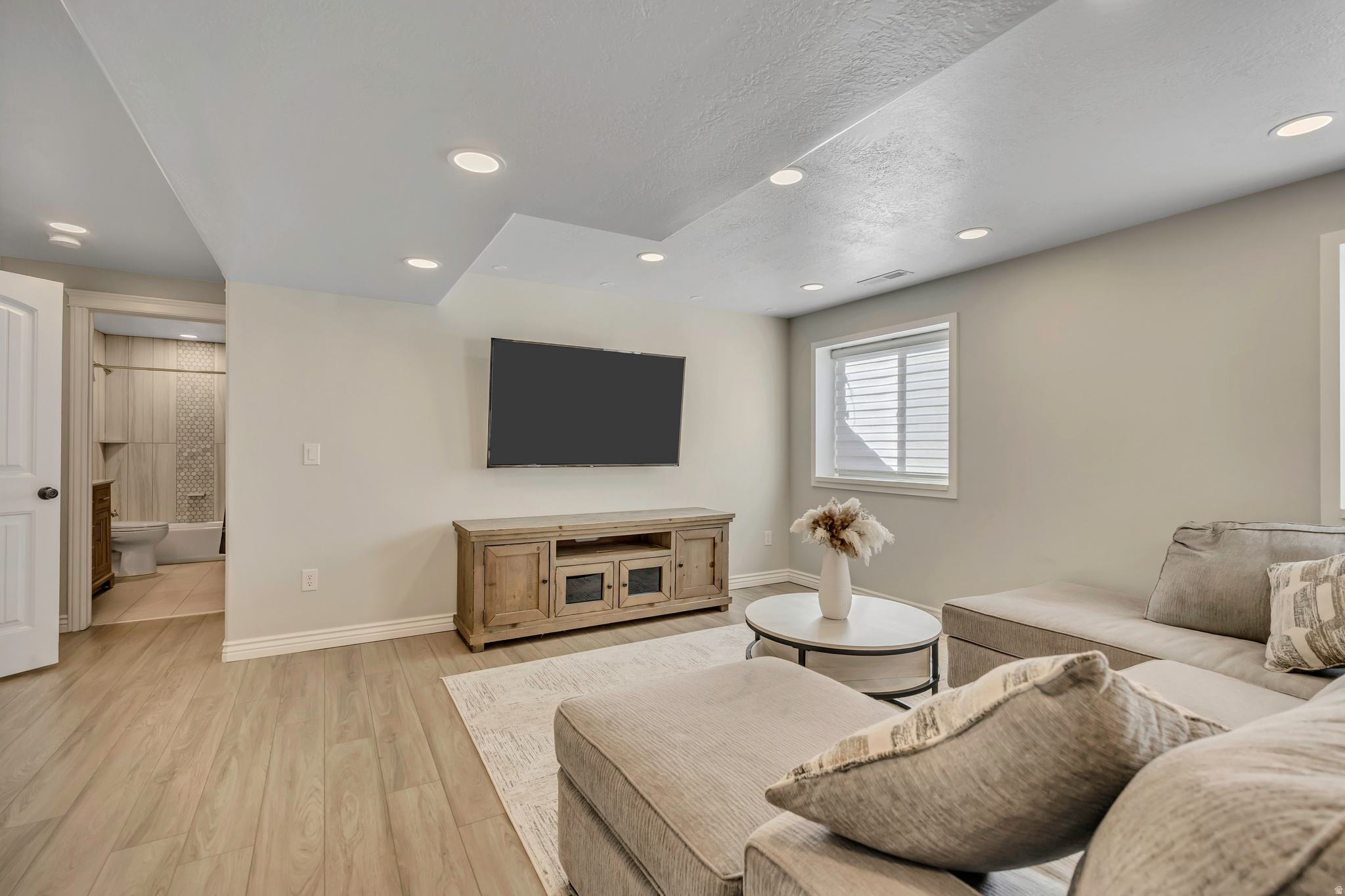 BRIDGEWAY ISLAND SUBDIVISION PHASE 5 - Residential