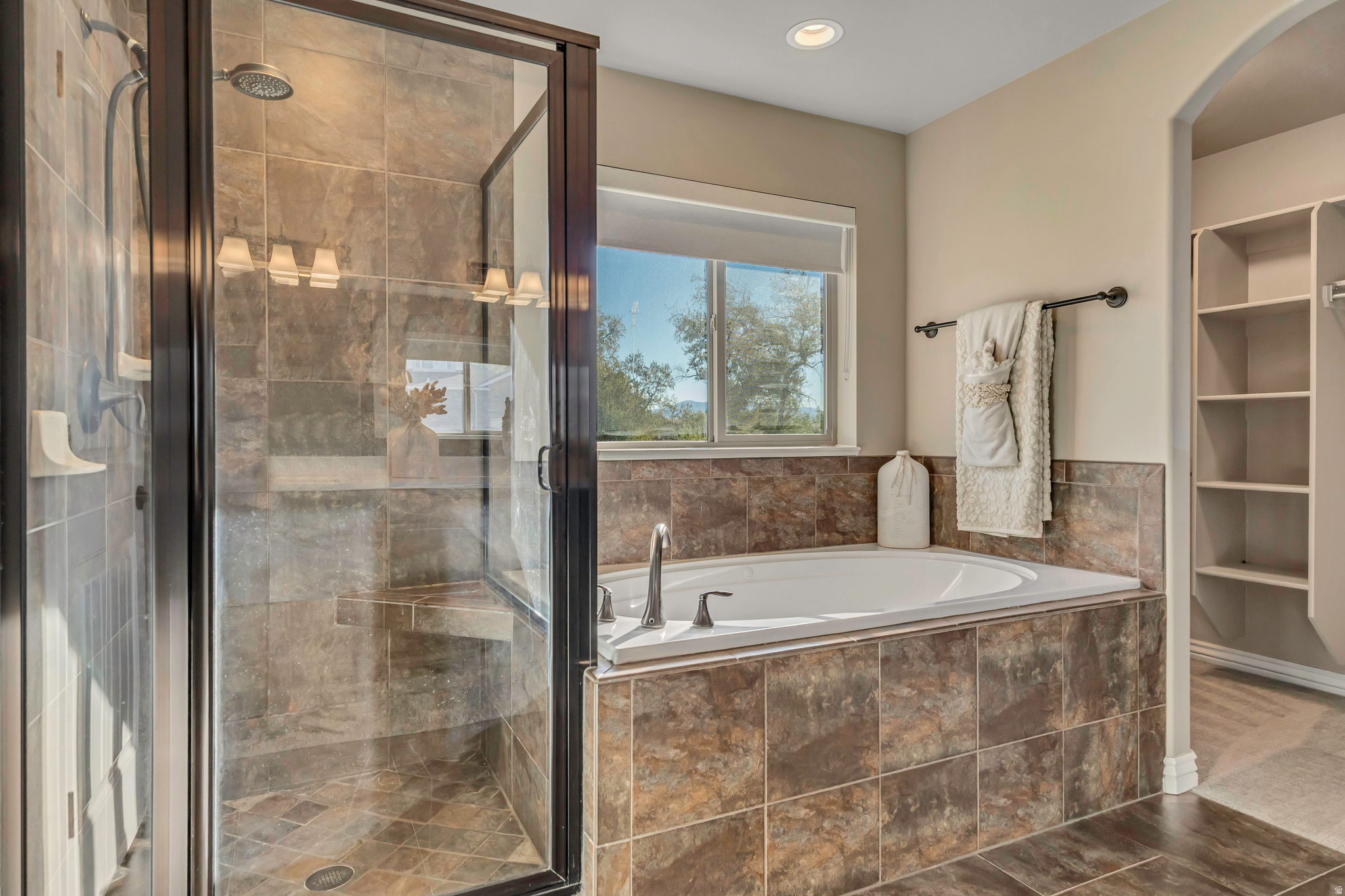 BRIDGEWAY ISLAND SUBDIVISION PHASE 5 - Residential