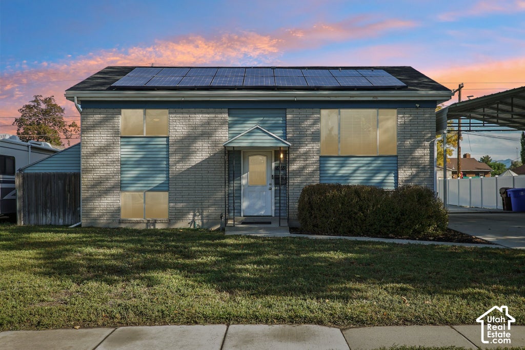 Photo of 626 W IVY DR, Midvale, UT 84047 (MLS # 2187110)