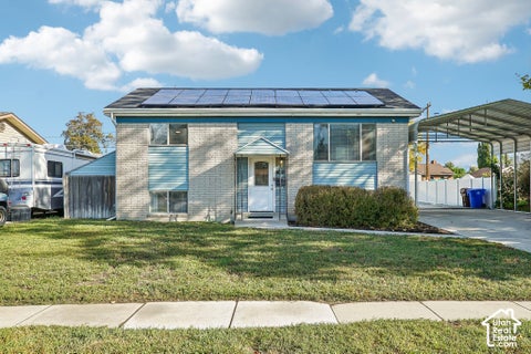 Photo of 626 W IVY DR, Midvale, UT 84047 (MLS # 2187110)