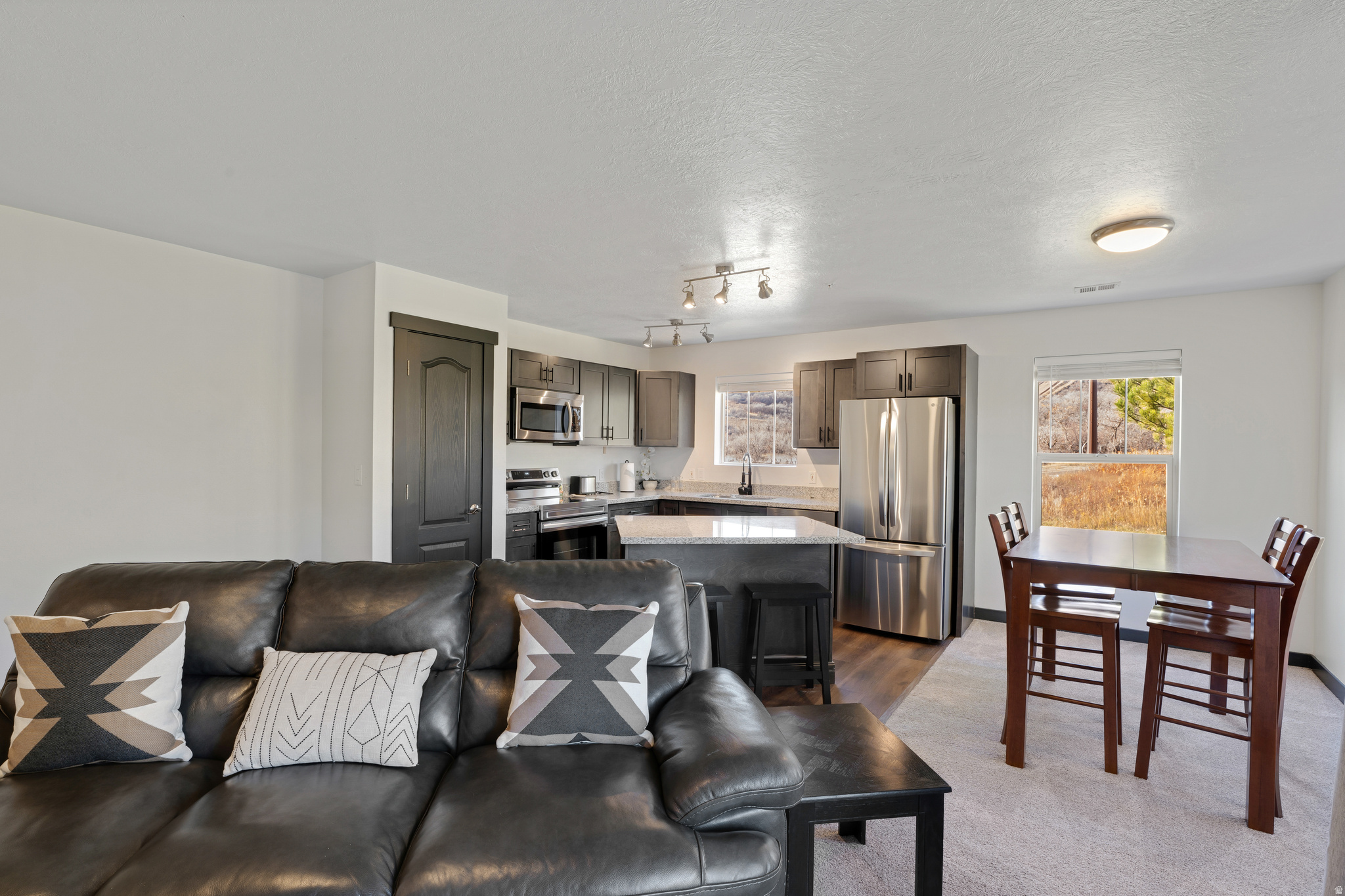 FOX BAY CONDOMINIUMS - Residential