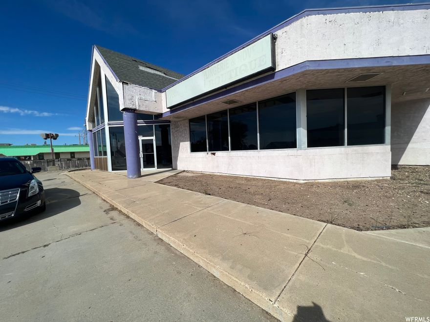 Offered for Lease. 160' x 182.5 (.7 ac). Located in the heart of Roy City. Major allowance for repairs owners are flexible.  Drive Up Window, Office, Janitors Room, Vaulted Ceiling Entrance. Large Retail Area. Approx traffic Count 21000 daily. Close to I-15 on and off ramp. Pilon sign.   Additional  Land offered for lease available to the east of the building size approx 160'x131'+- (20960+- sf) visible from I-15.     Square footage figures are provided as a courtesy estimate only .  Buyer is advised to obtain an independent measurement.