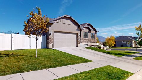 Tiny photo for 3809 E HOLLOW CREST DR, Eagle Mountain, UT 84005 (MLS # 2117605)