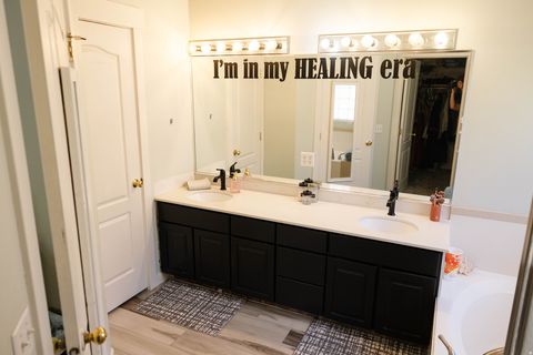 Tiny photo for 40 N STONE DR, Saint George, UT 84770 (MLS # 2133863)