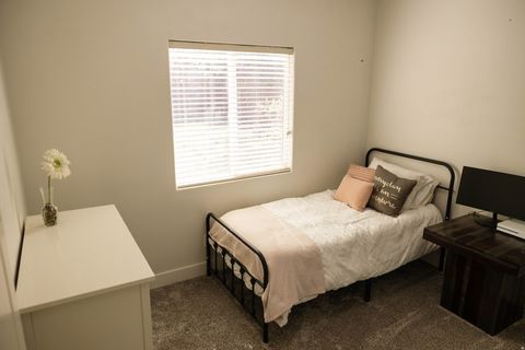 Tiny photo for 40 N STONE DR, Saint George, UT 84770 (MLS # 2133863)