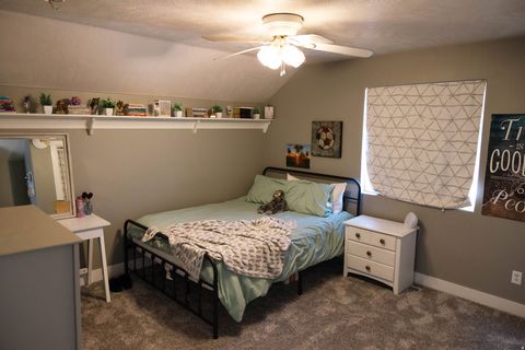 Tiny photo for 40 N STONE DR, Saint George, UT 84770 (MLS # 2133863)