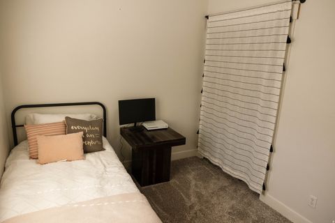 Tiny photo for 40 N STONE DR, Saint George, UT 84770 (MLS # 2133863)