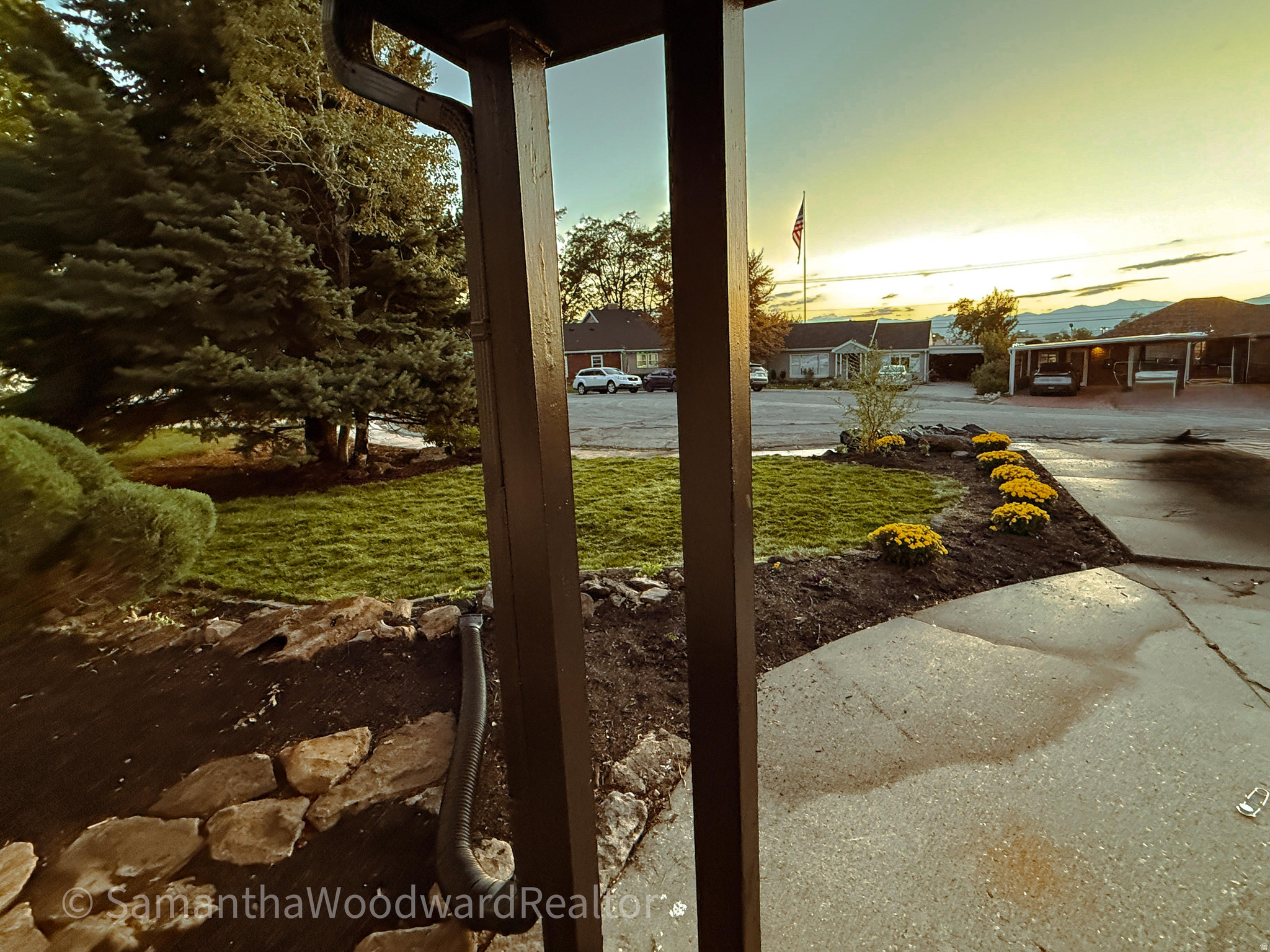 HOLLADAY CIRCLE - Residential