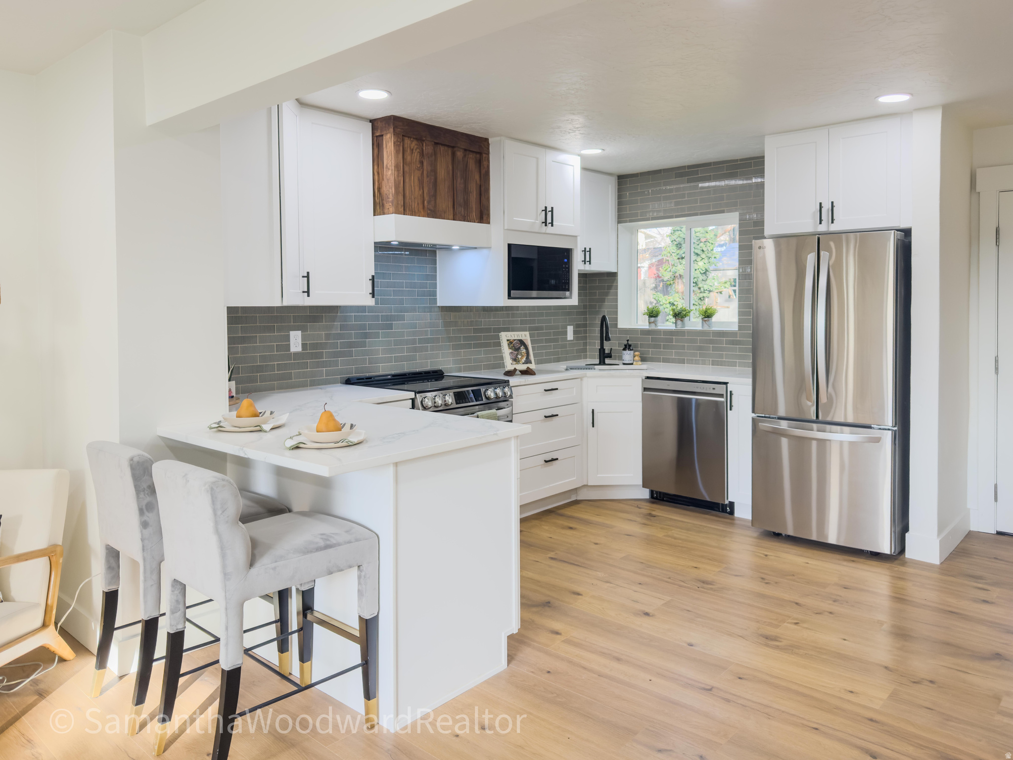 HOLLADAY CIRCLE - Residential