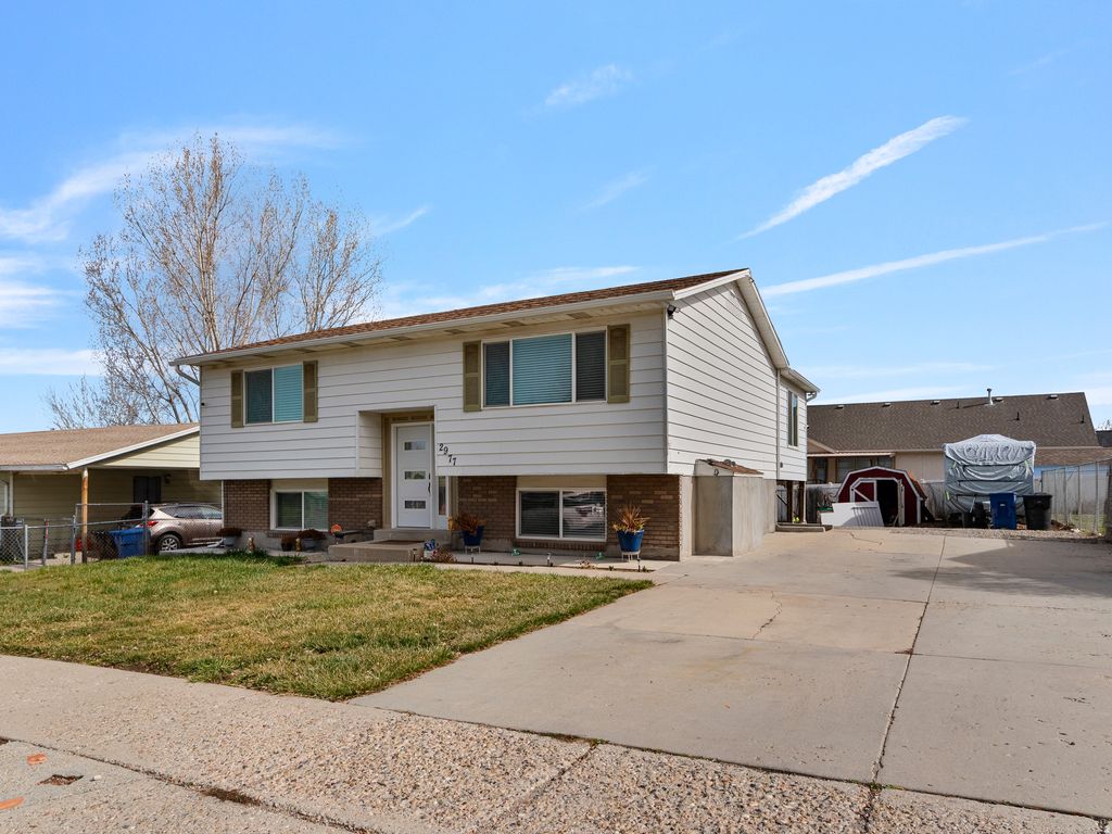 Photo of 2977 S BREEZE DR W, Magna, UT 84044 (MLS # 2140628)