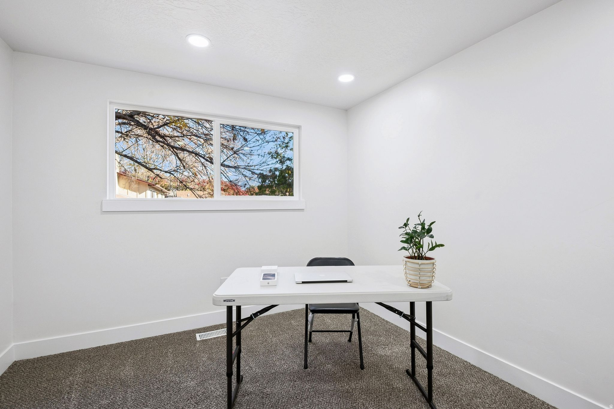 LA SALLE ACRES - Residential