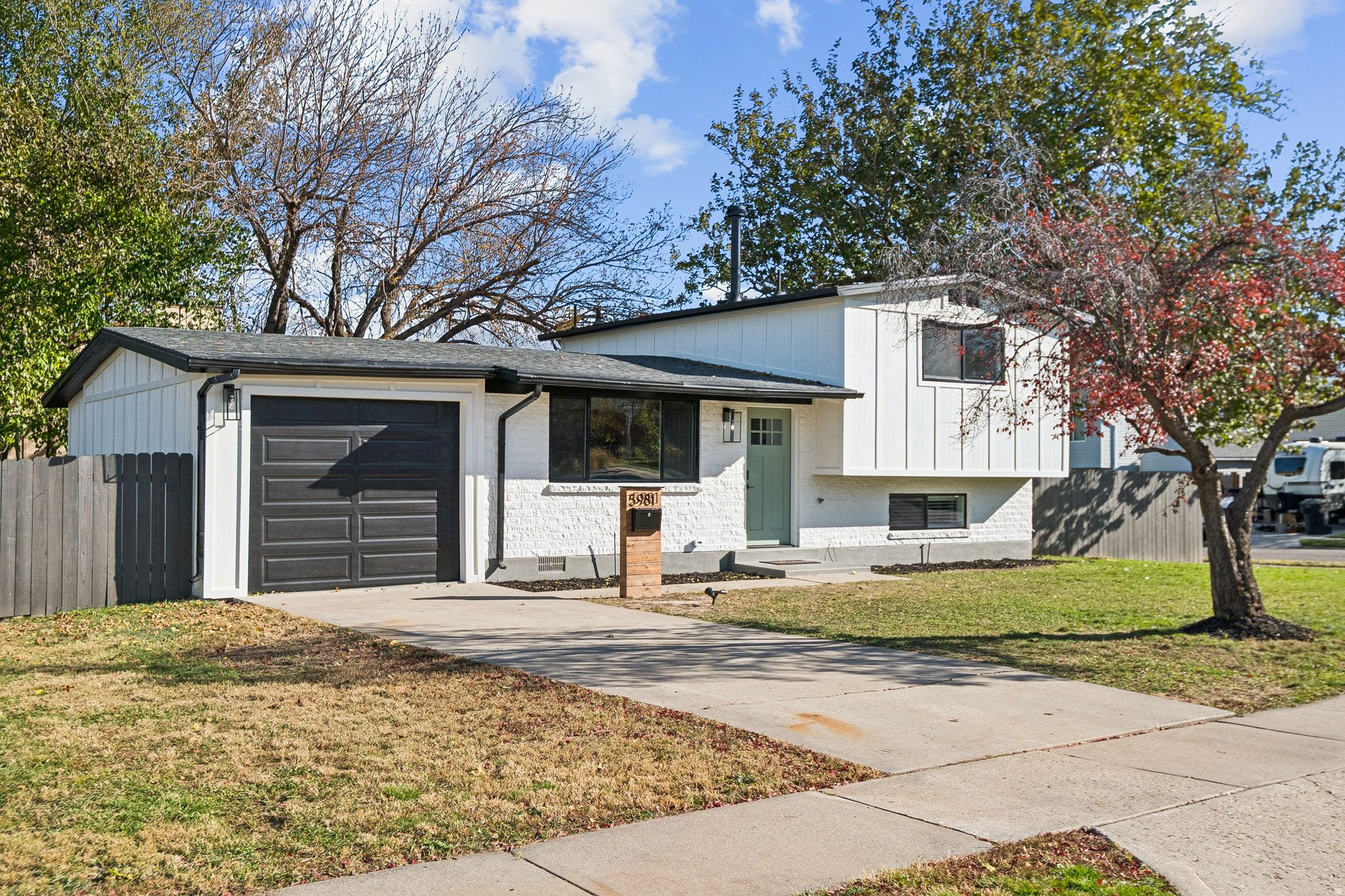 LA SALLE ACRES - Residential