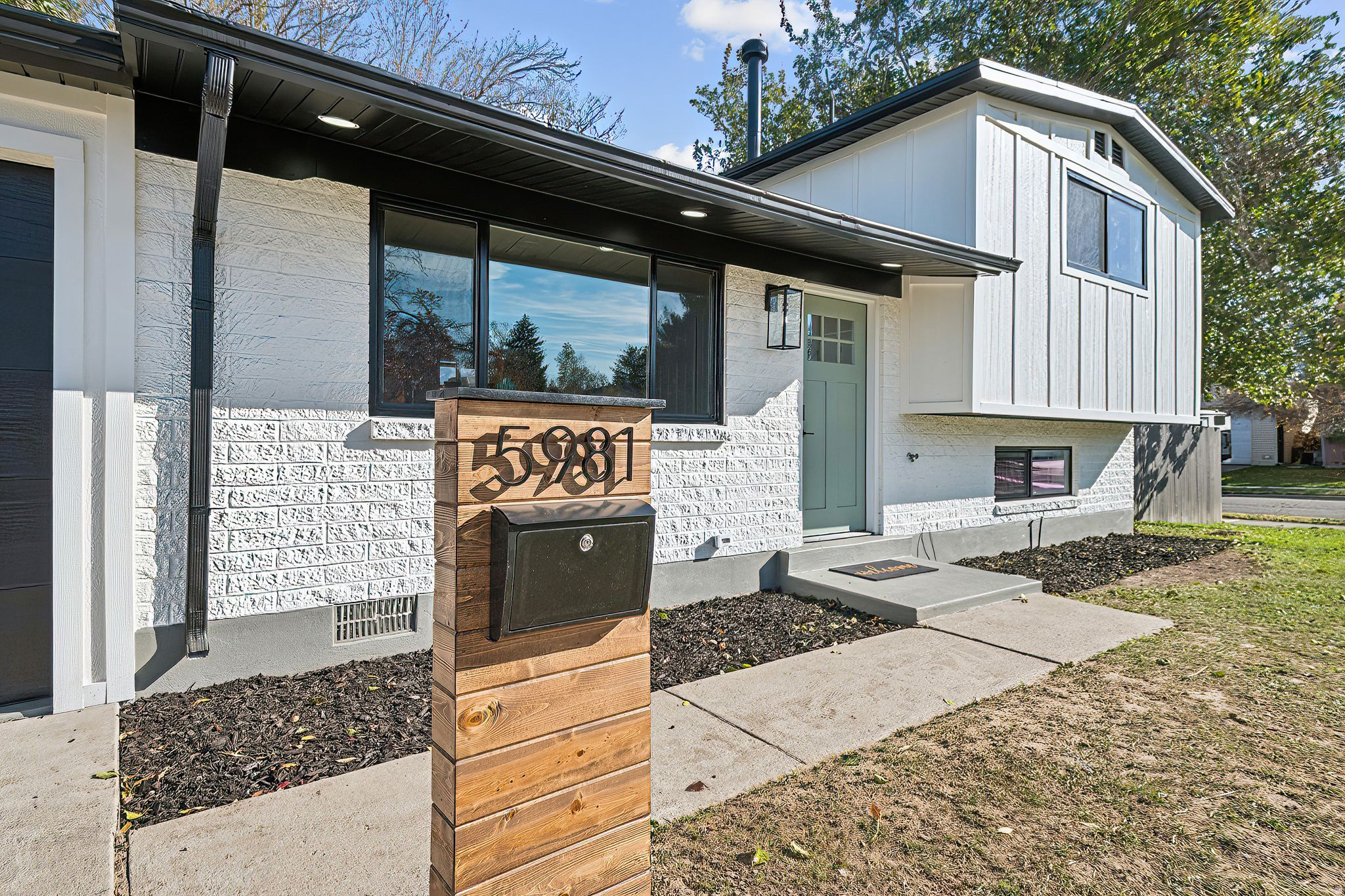 LA SALLE ACRES - Residential