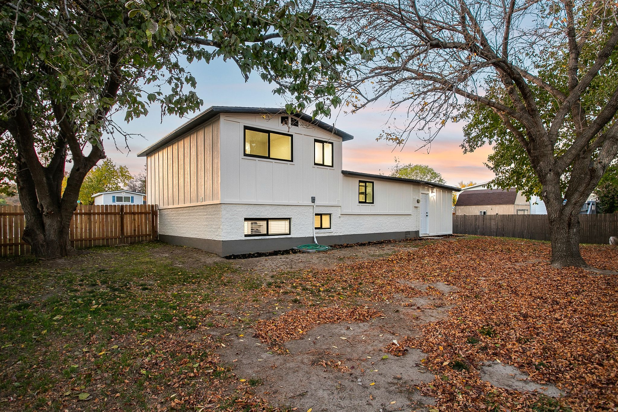 LA SALLE ACRES - Residential