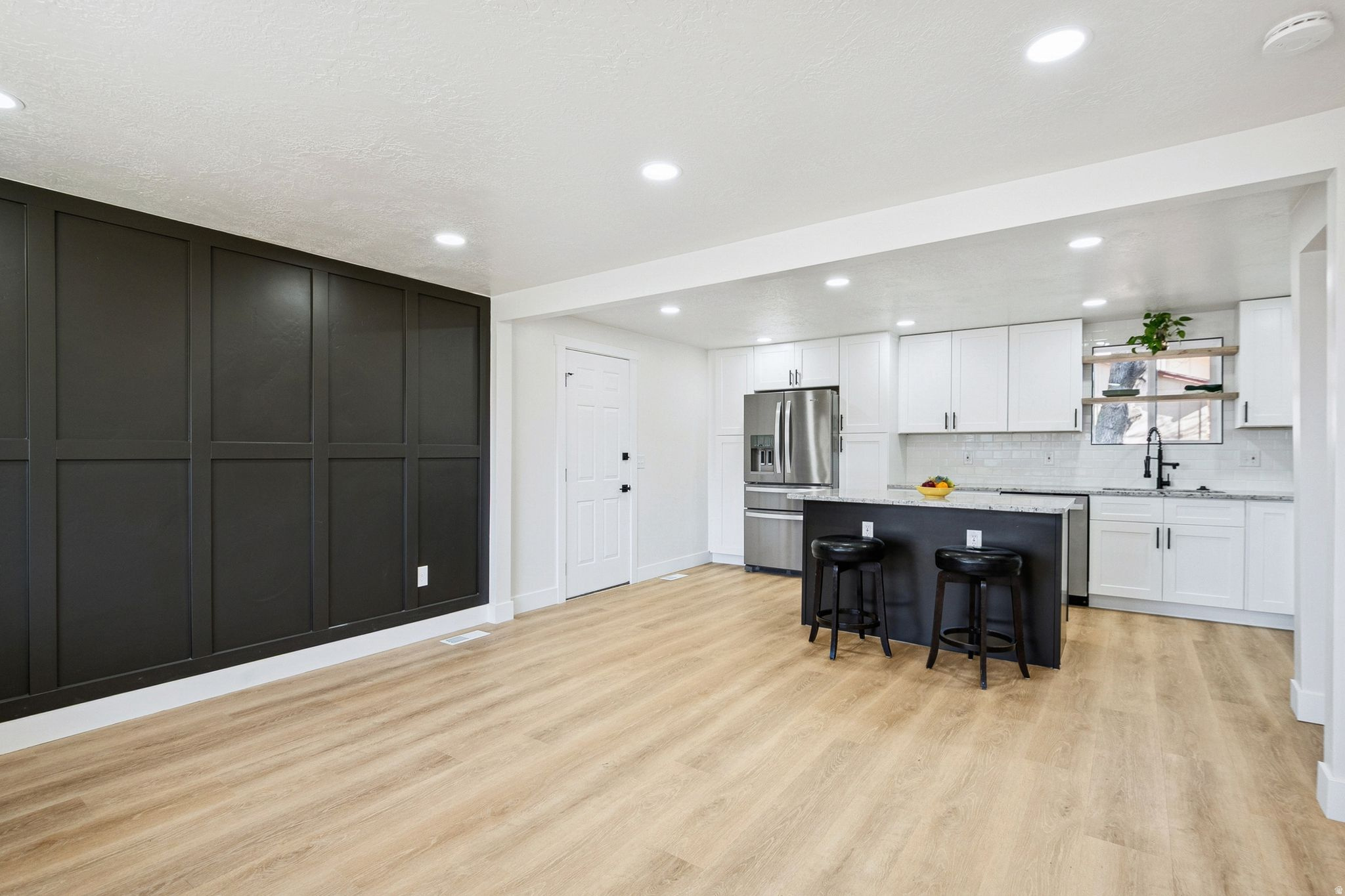 LA SALLE ACRES - Residential