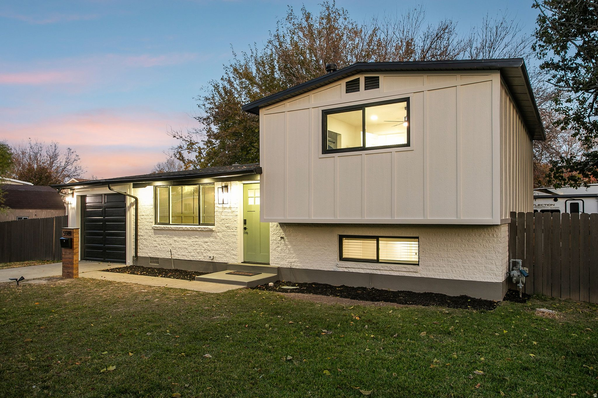 LA SALLE ACRES - Residential