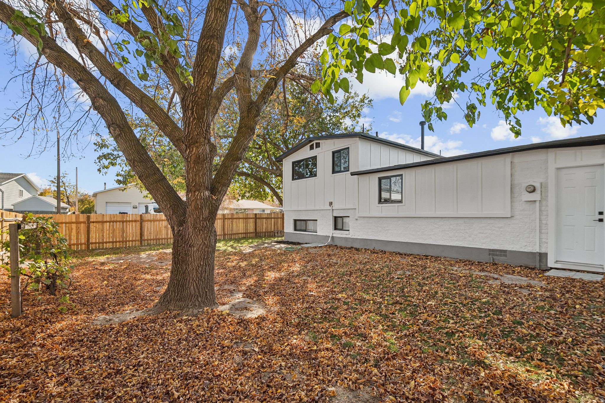 LA SALLE ACRES - Residential