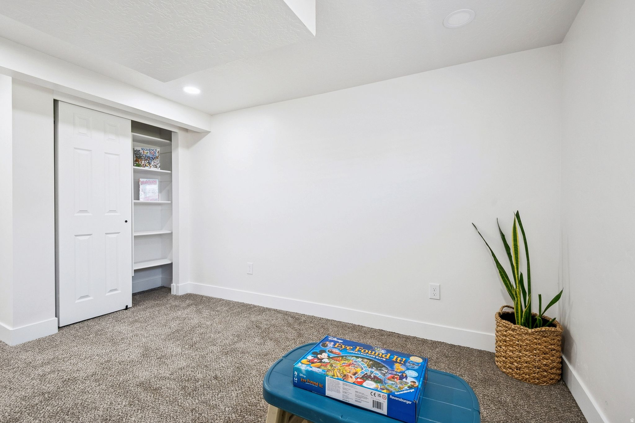 LA SALLE ACRES - Residential