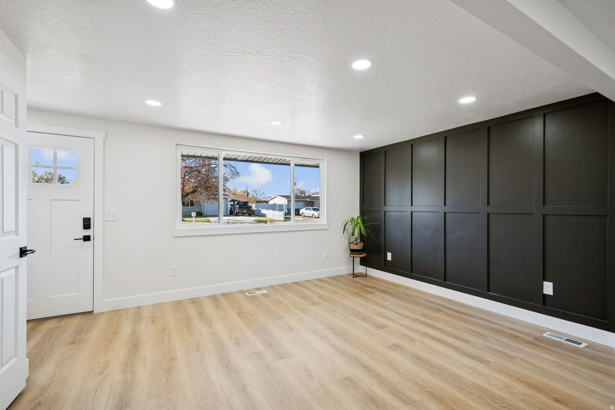 LA SALLE ACRES - Residential