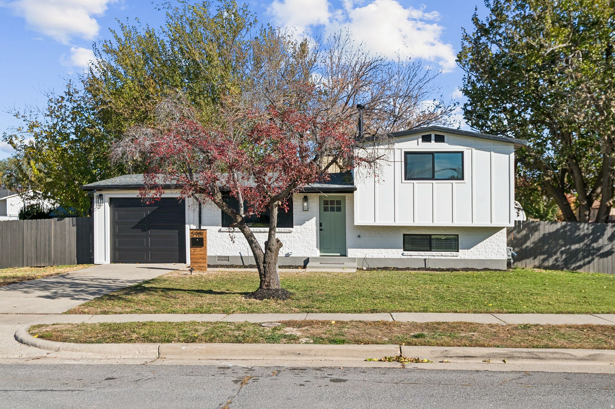 LA SALLE ACRES - Residential