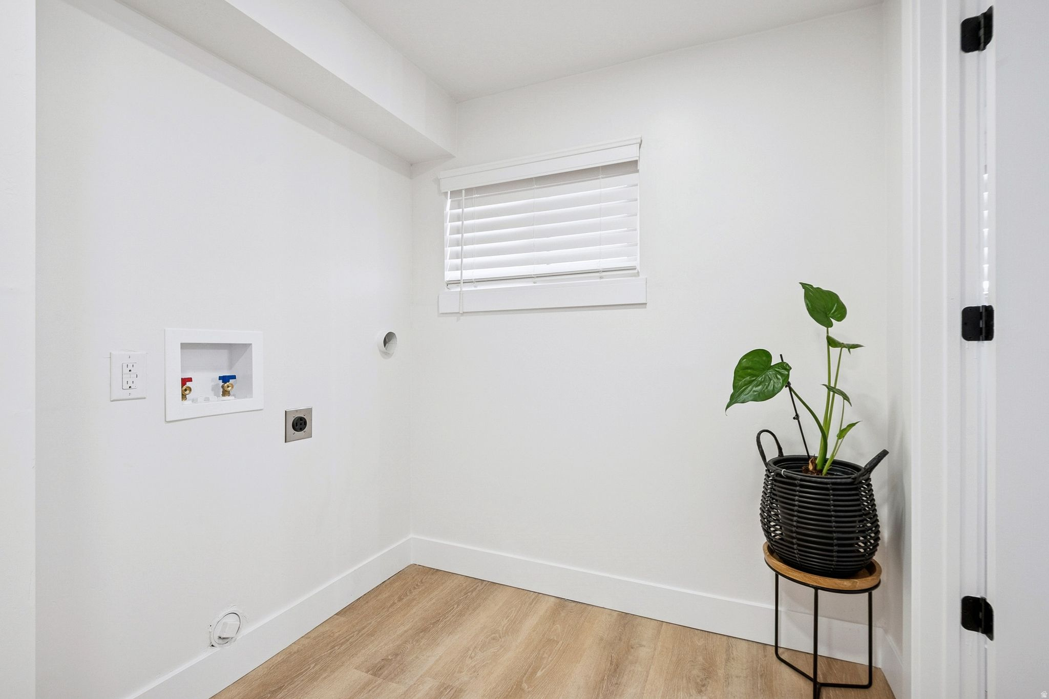 LA SALLE ACRES - Residential