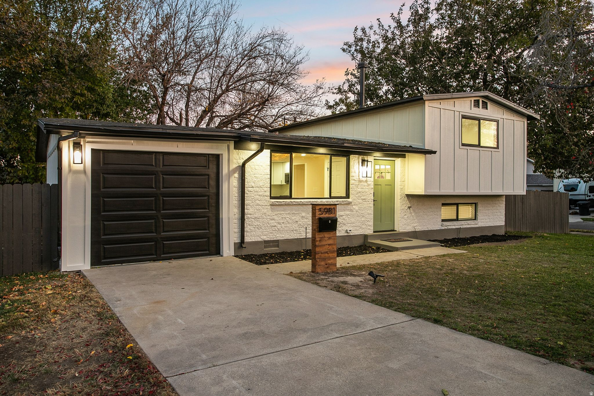 LA SALLE ACRES - Residential