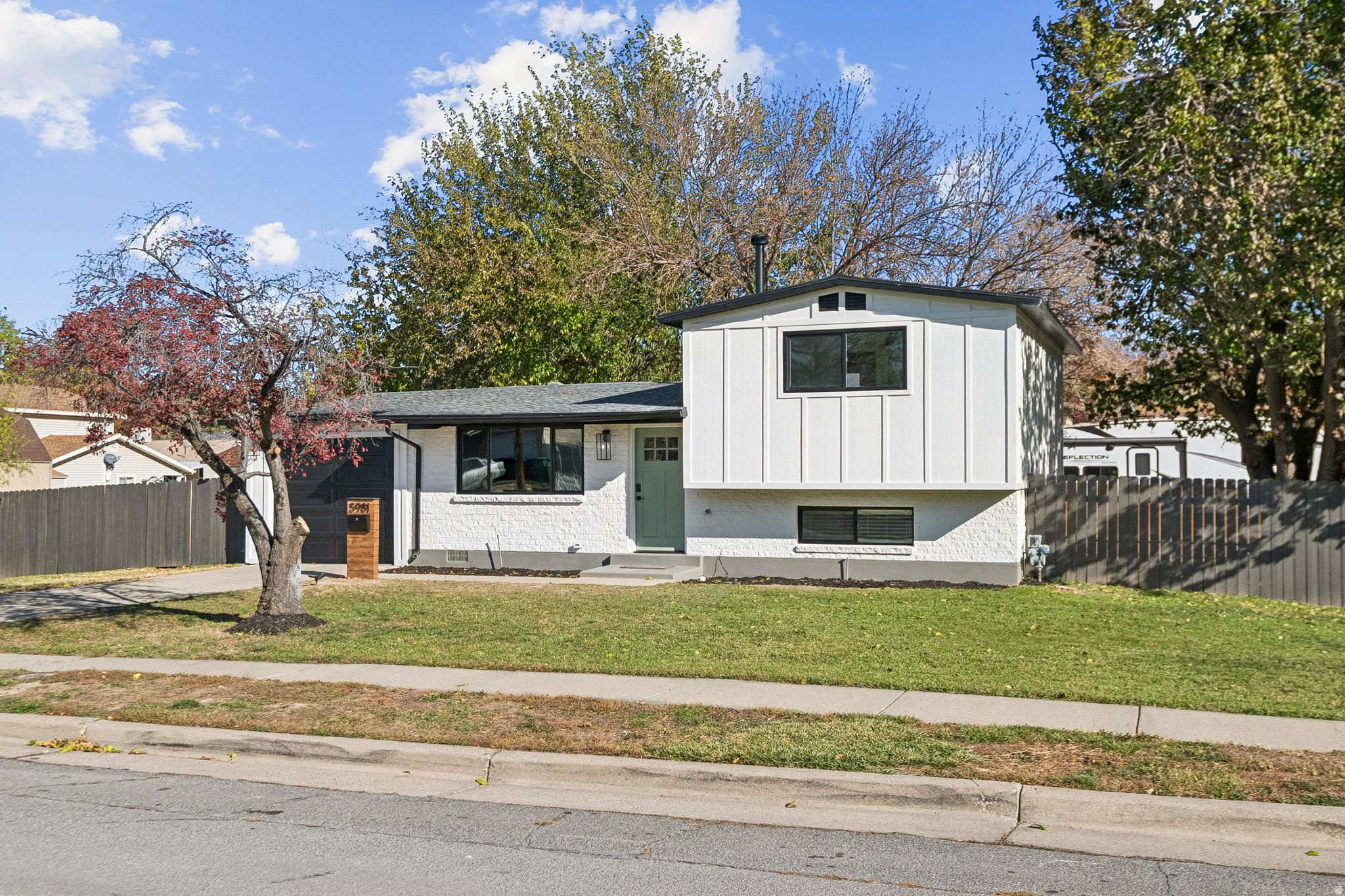 LA SALLE ACRES - Residential