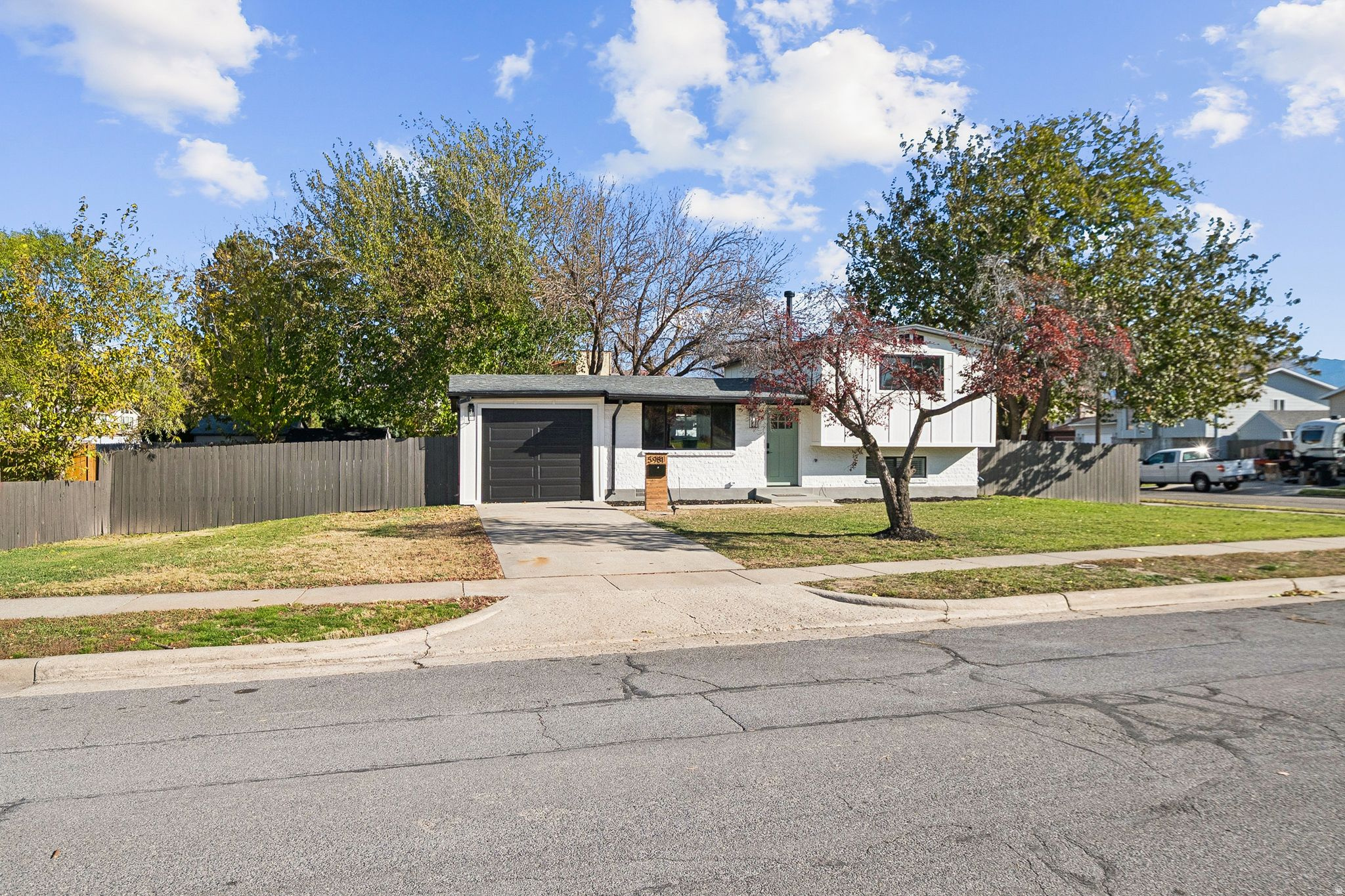 LA SALLE ACRES - Residential